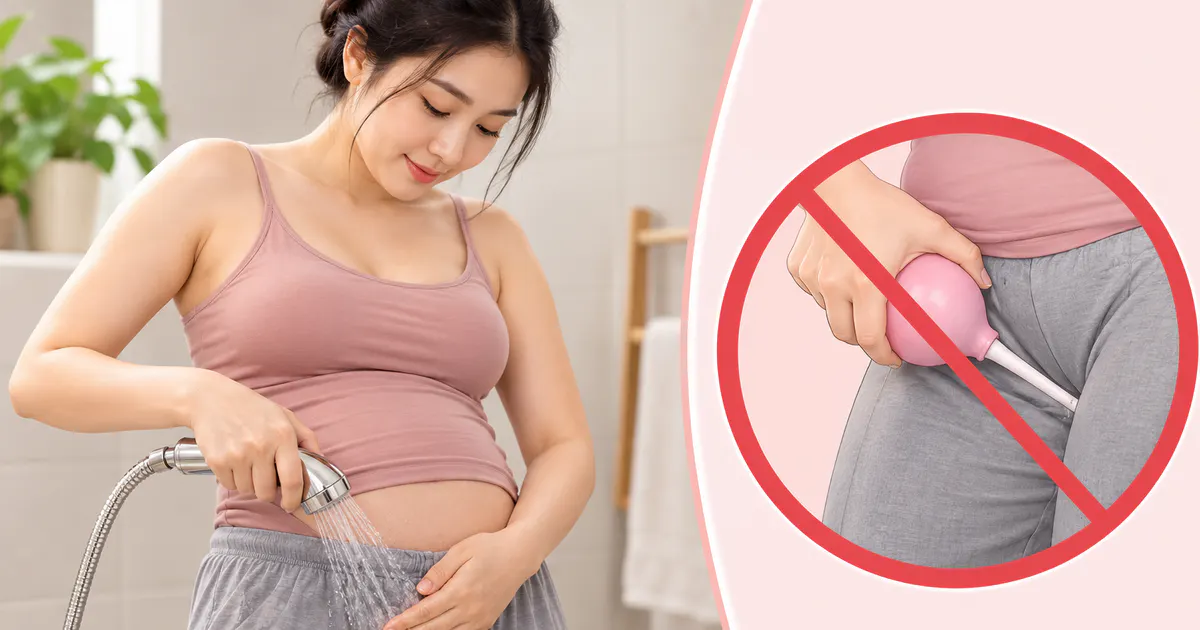 Minh họa mẹ bầu làm sạch nhẹ nhàng phần bên ngoài vùng kín