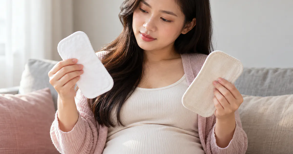 Mẹ bầu cân nhắc chất liệu dịu nhẹ khi thay đổi sản phẩm vệ sinh